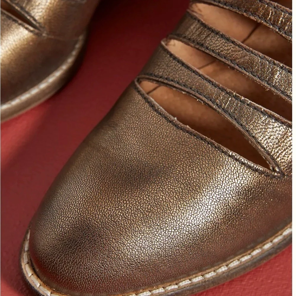 🌸Seychelles Iceburg Cutout Ankle Boots